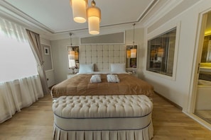 Deluxe Room | Minibar, in-room safe, soundproofing, iron/ironing board - The Constantine Hotel (Istanbul)