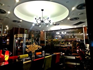 Lobby sitting area - SV Business Hotel Taksim İstanbul (Istanbul)