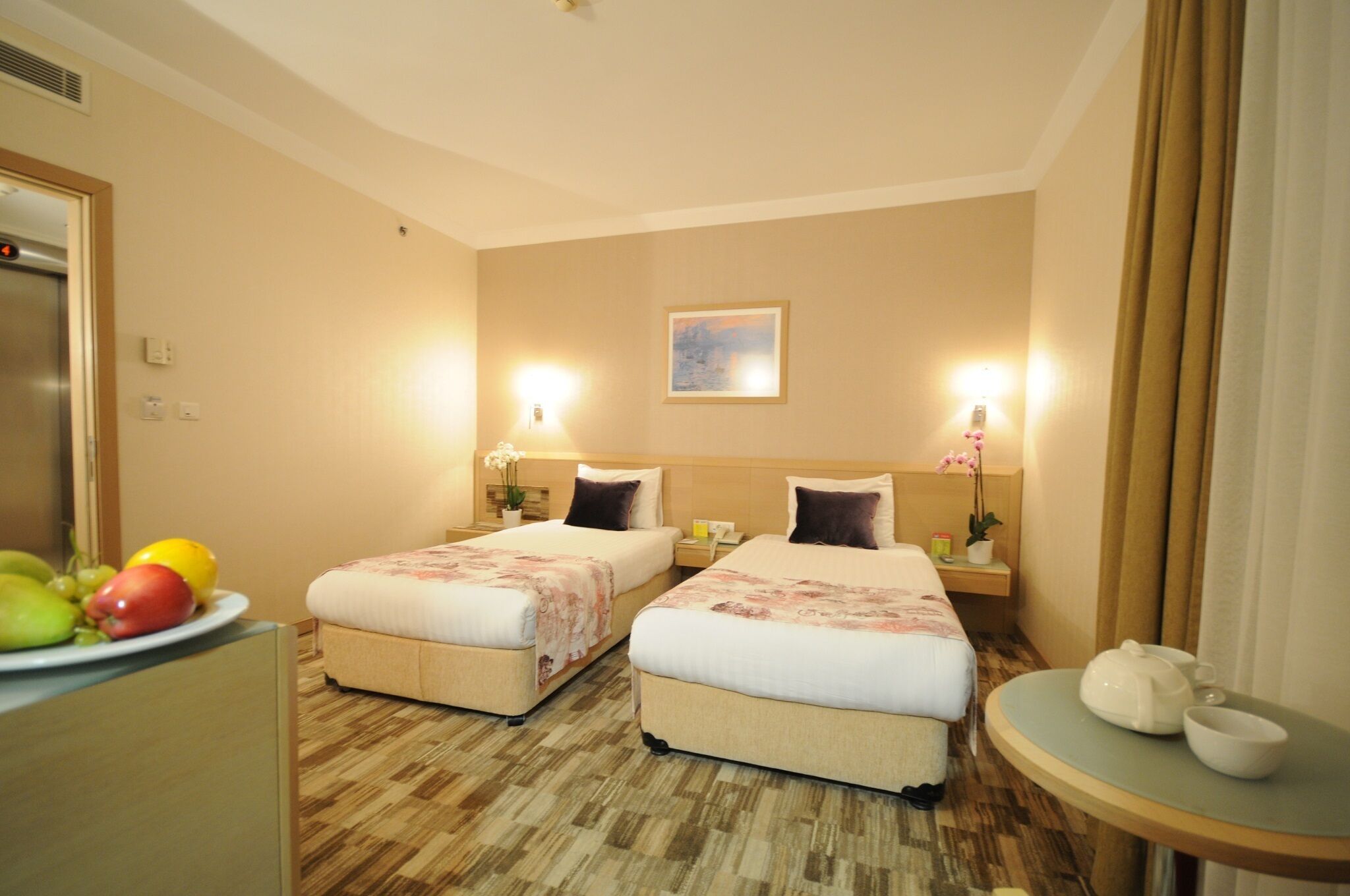 Premium bedding, minibar, in-room safe, desk