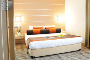 Premium bedding, minibar, in-room safe, desk - SV Business Hotel Taksim İstanbul (Istanbul)