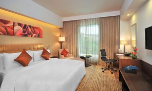 1 bedroom, pillowtop beds, minibar, in-room safe