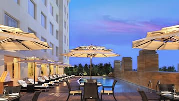 Outdoor pool, pool umbrellas