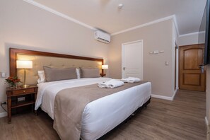 Phòng Junior | Bộ đồ giường cao cấp, chăn bông, nệm có lớp đệm bông, minibar 