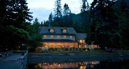 Lake Crescent Lodge
