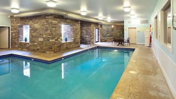 Indoor pool, sun loungers