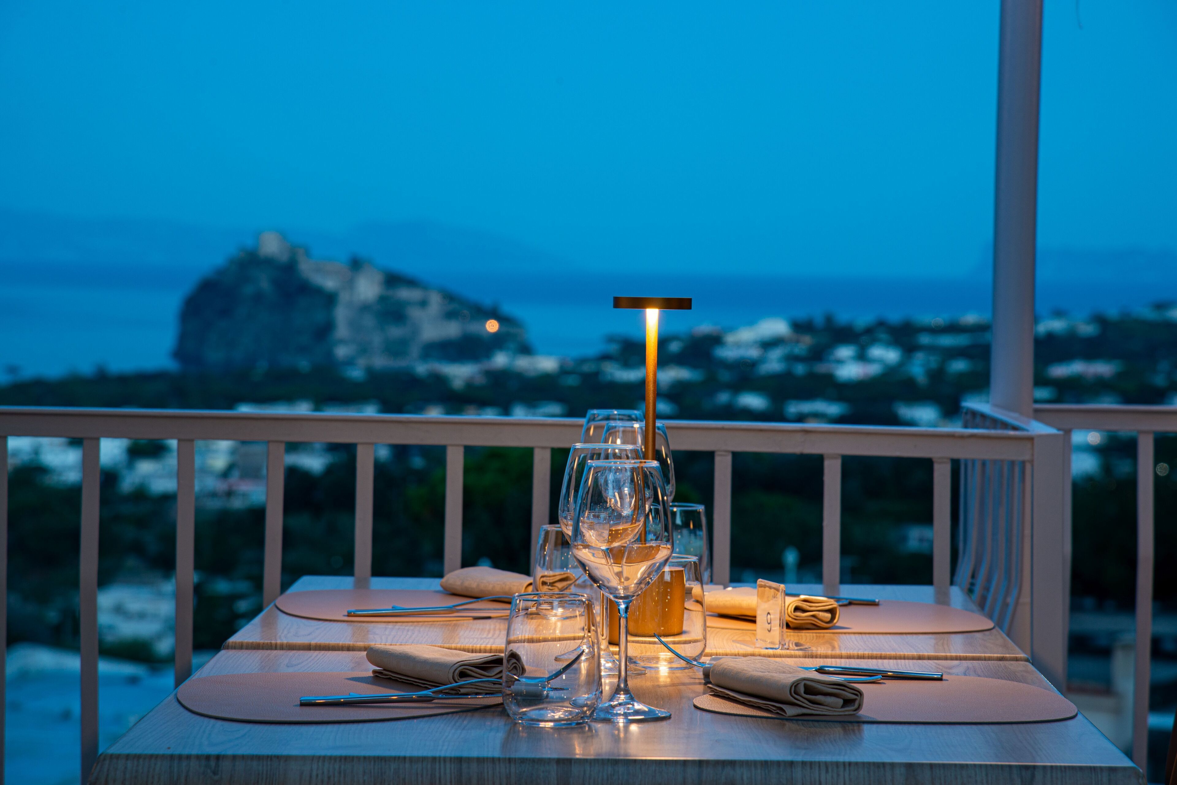 breakfast, lunch and dinner served