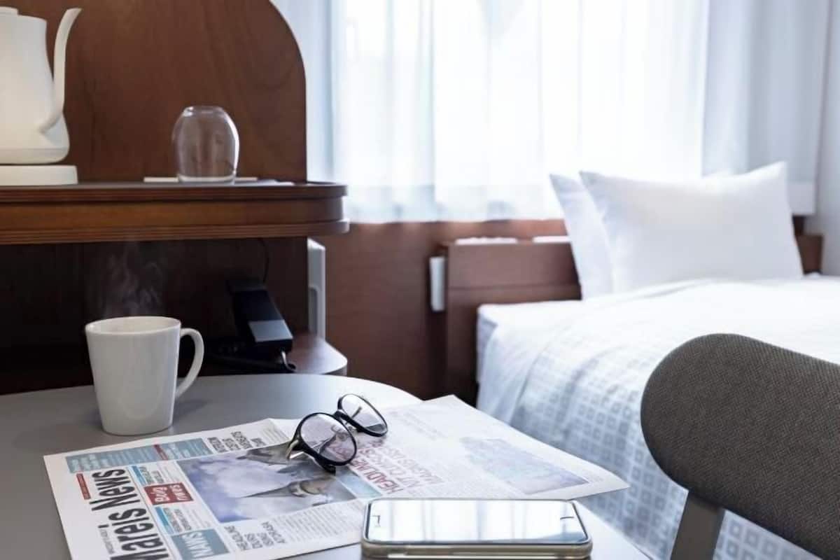 Coffres-forts dans les chambres, bureau, rideaux occultants