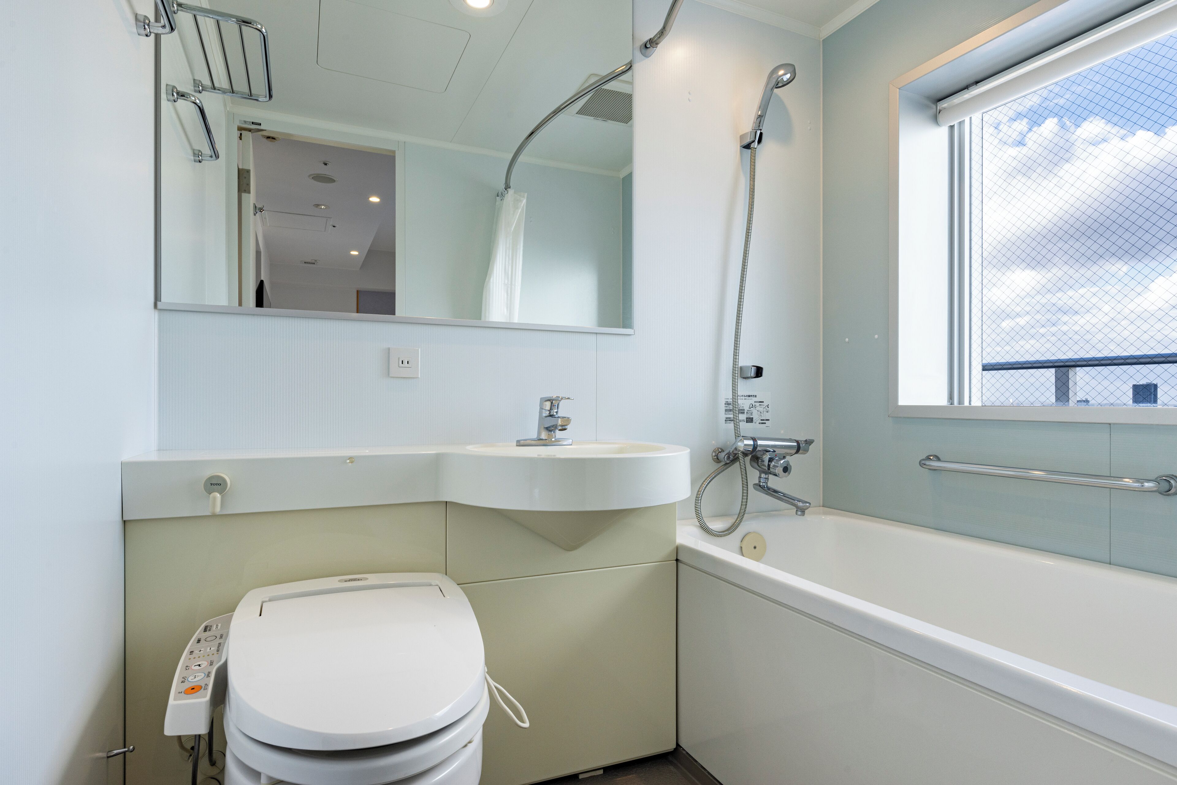 free toiletries, hair dryer, bathrobes, bidet