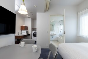 In-room safe, desk, blackout drapes, soundproofing - Tokyu Stay Ikebukuro (Tokyo)