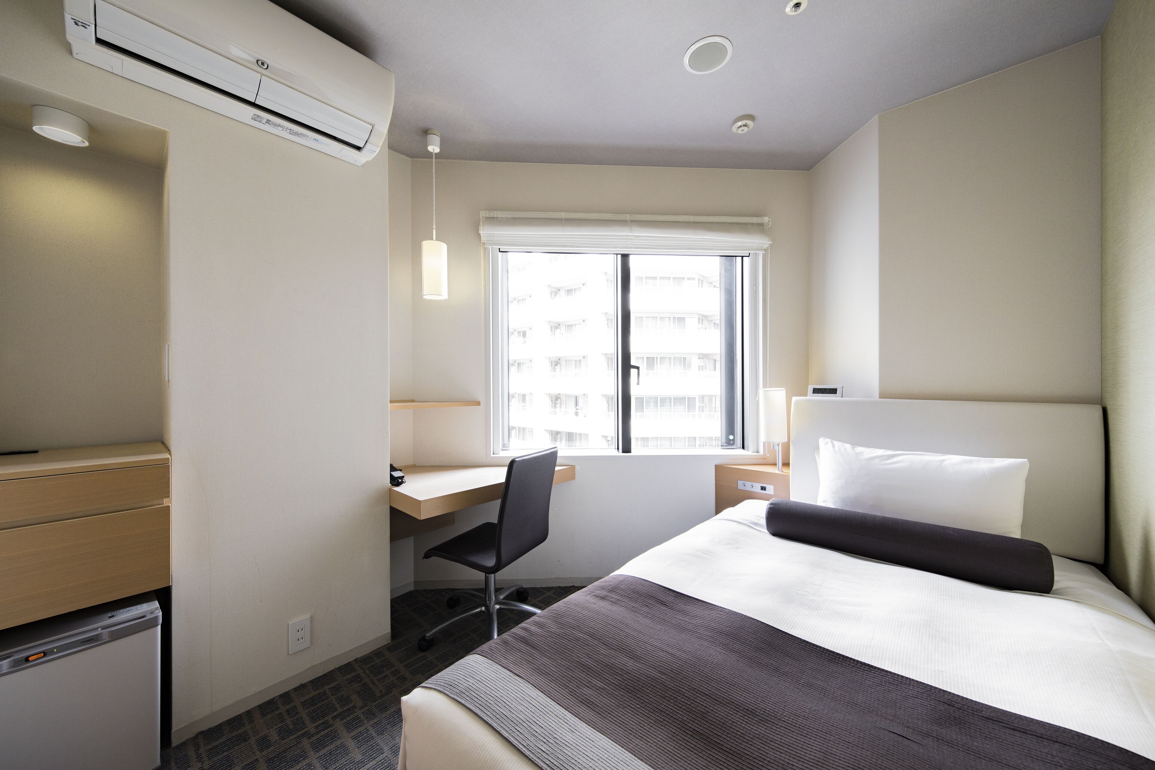 single room s, shower booth, non smoking | 1 bedroom, in-room safe, desk, laptop workspace