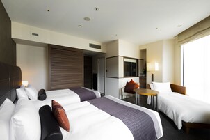 In-room safe, desk, laptop workspace, iron/ironing board