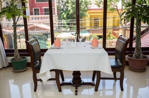 Breakfast, lunch, dinner served; international cuisine