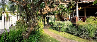 Blue Hill Dive Resort Tulamben