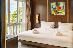 In-room safe, desk, blackout curtains, free WiFi