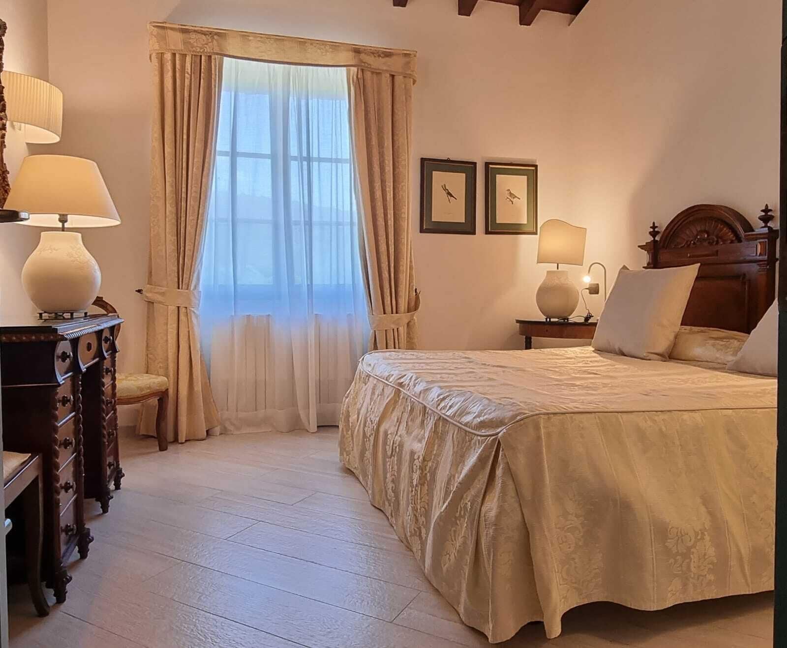 Cottage con piscina privata | Dundyner, minibar, safe på rommet og individuelt innredet