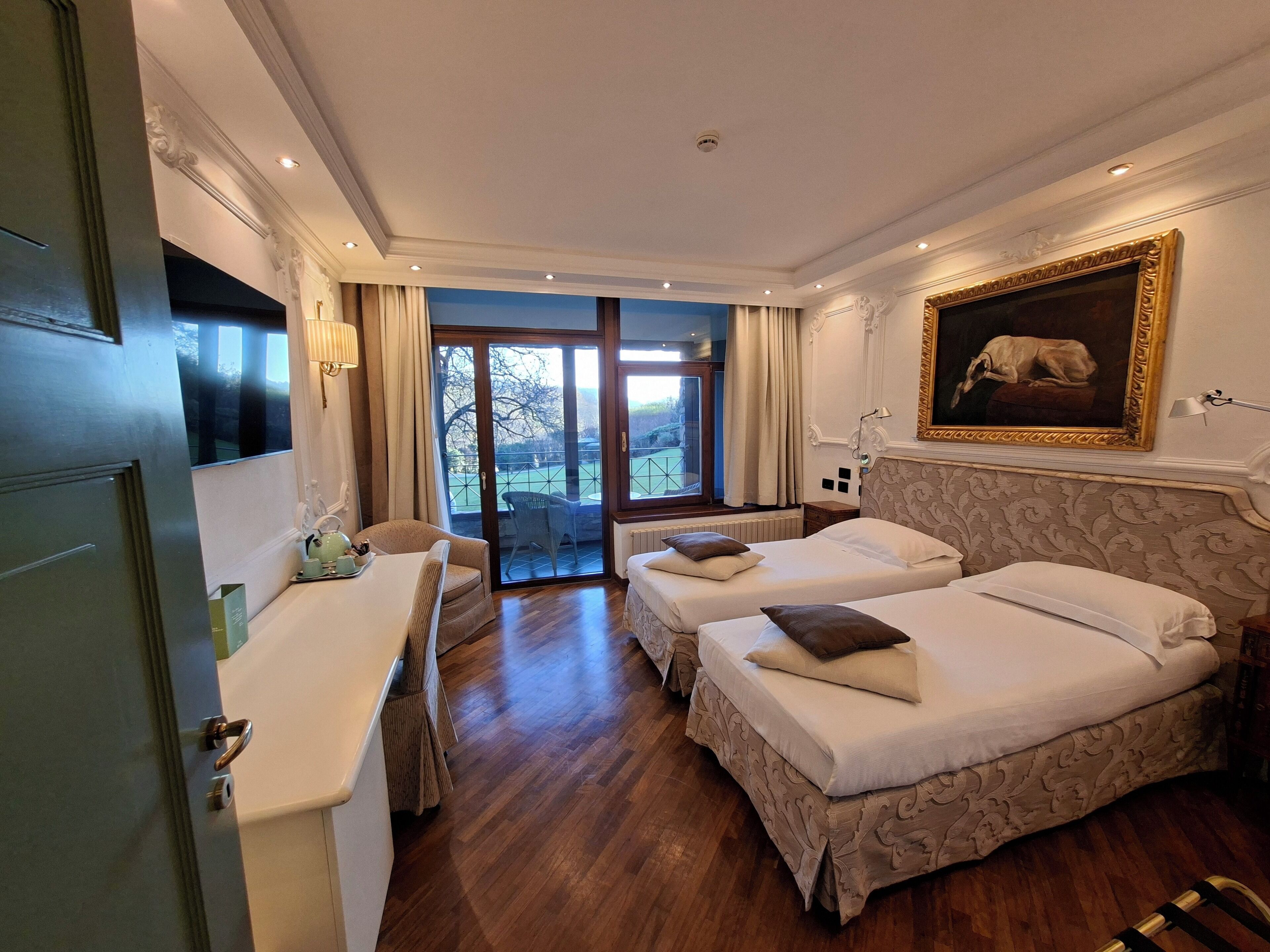 Dundyner, minibar, safe på rommet og individuelt innredet