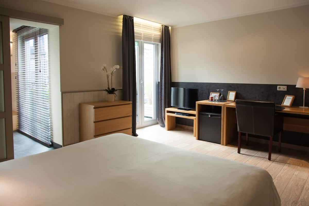 Luxury Double or Twin Room | In-room safe, desk, soundproofing, cribs (free)