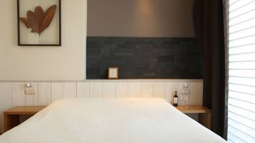 1 bedroom, in-room safe, desk, soundproofing