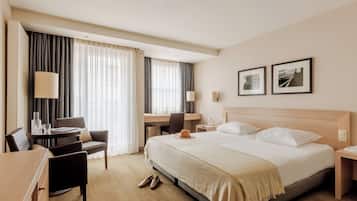1 habitación, edredón, minibar y caja de seguridad en la habitación