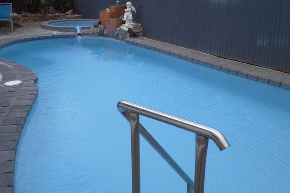 Ambassador Thermal Motel