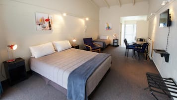 Verduisterende gordijnen, geluiddichte muren