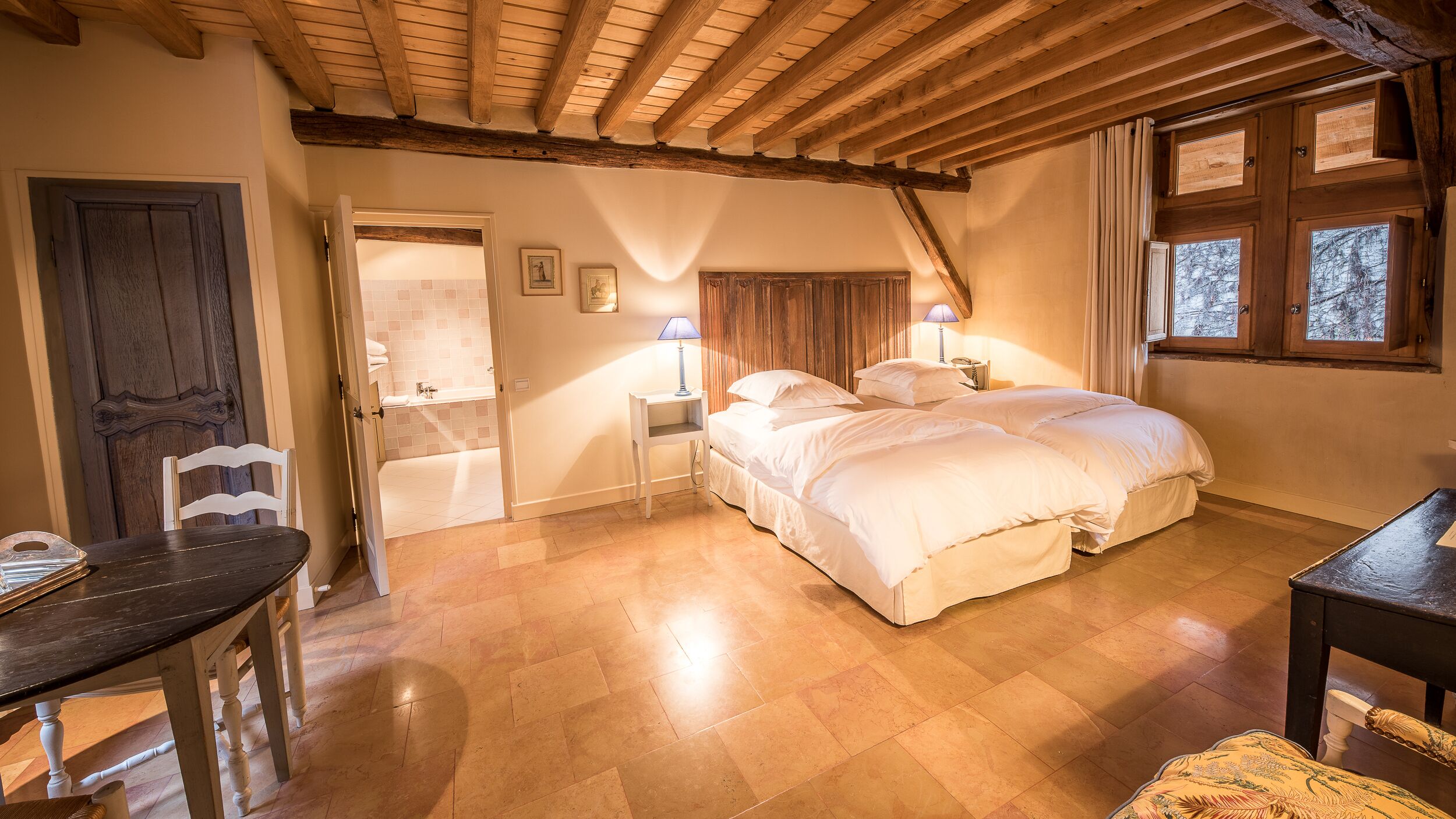 tradition lits jumeaux | premium bedding, select comfort beds, in-room safe