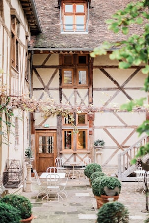 Exterior. Le Champ des Oiseaux Hôtel & Spa 4*