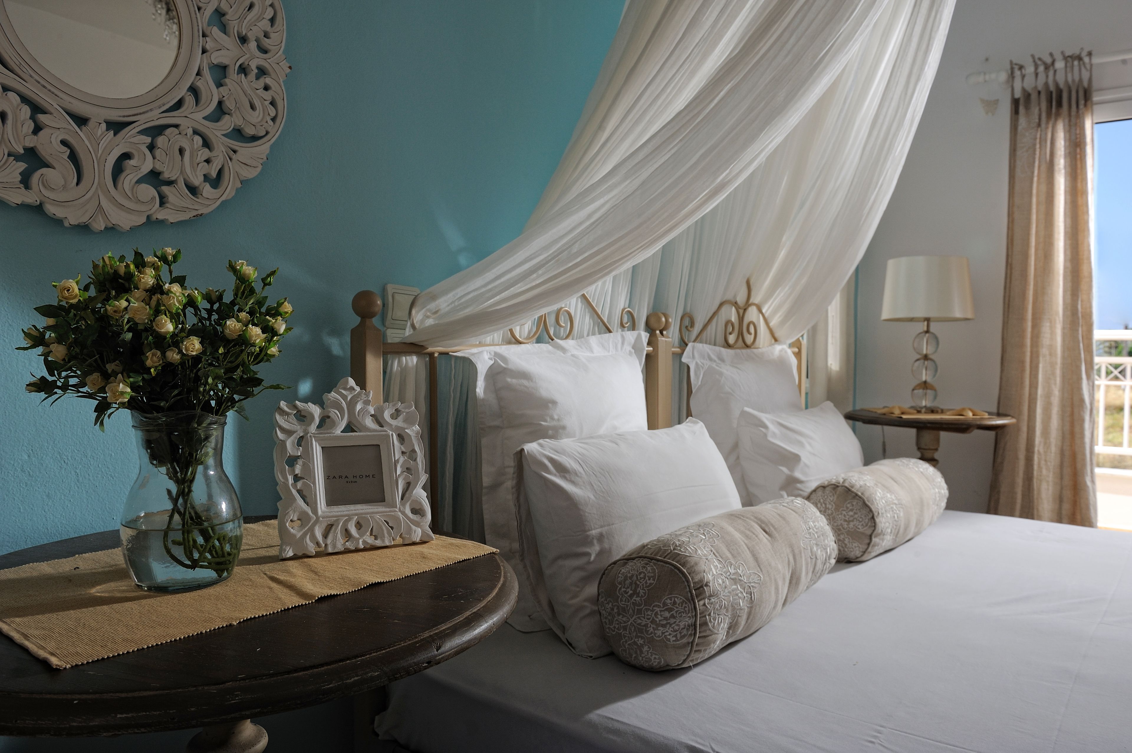 in-room safe, iron/ironing board, free wifi, bed sheets