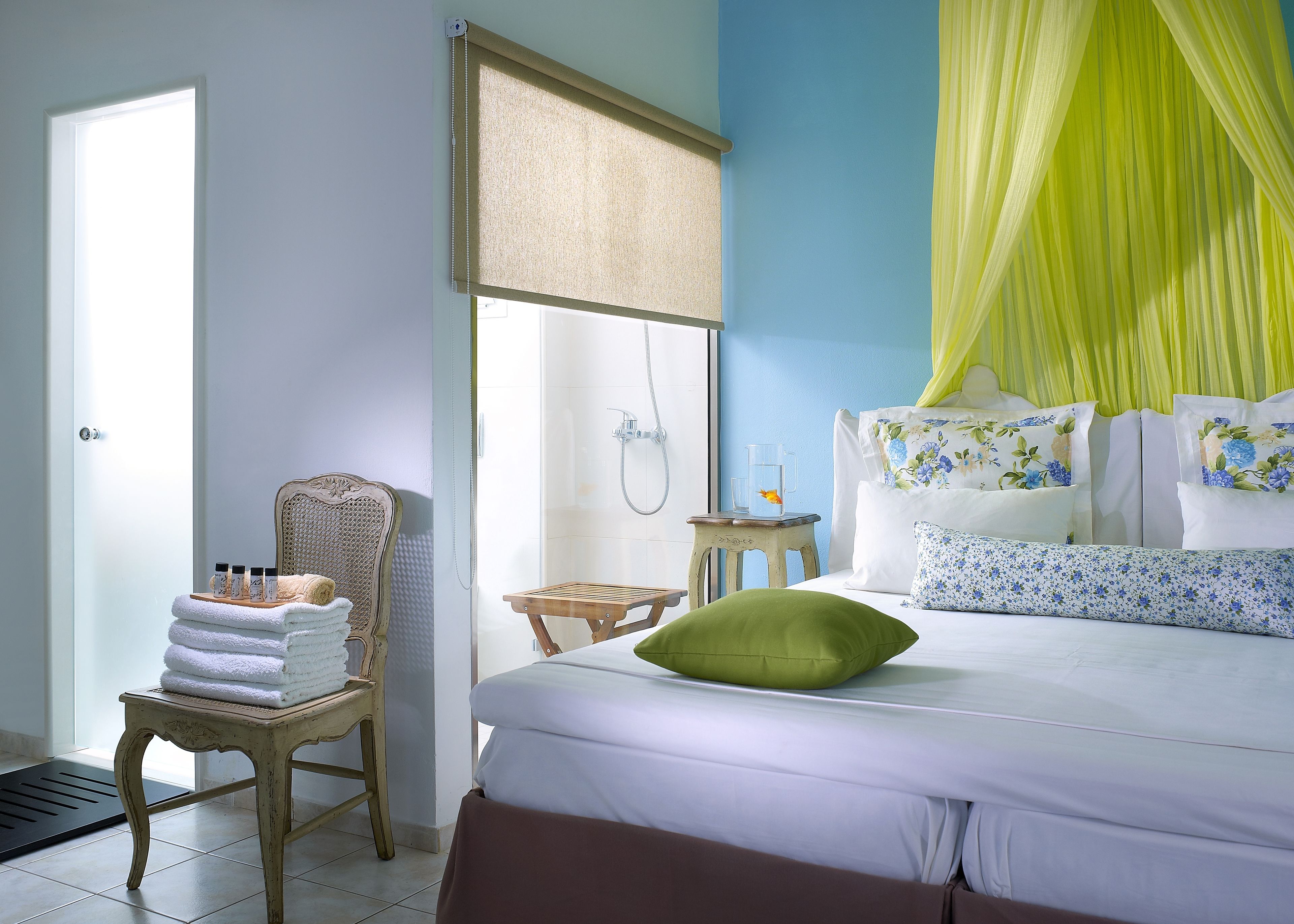 in-room safe, iron/ironing board, free wifi, bed sheets