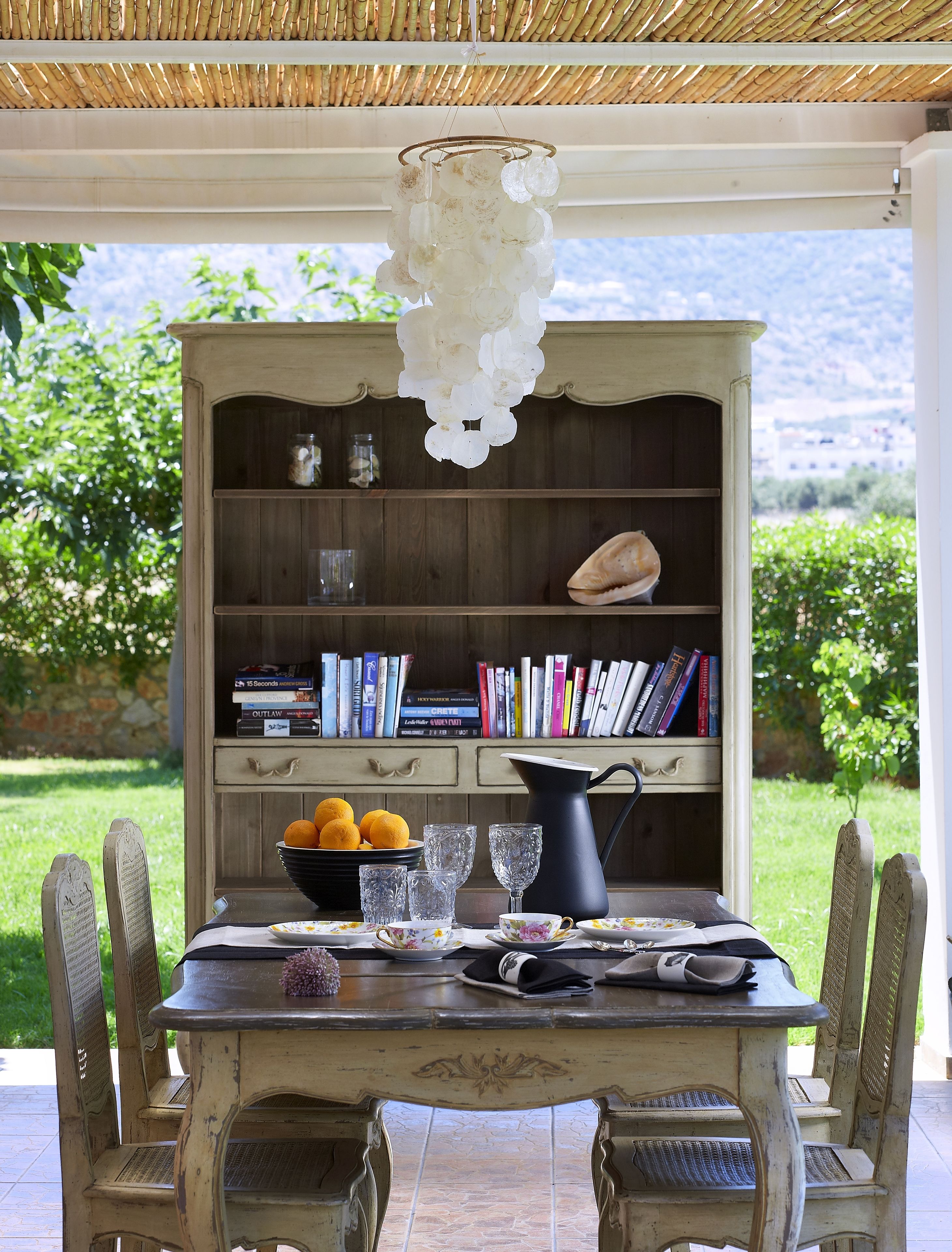 daily cooked-to-order breakfast for a fee