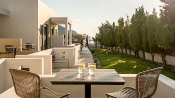 スイート 1 ベッドルーム | 1 室のベッドルーム、高級寝具、羽毛の掛け布団、ピロートップベッド