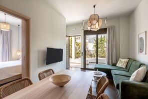 Suite Deluxe, 2 habitaciones | 1 habitación, ropa de cama de alta calidad y edredón