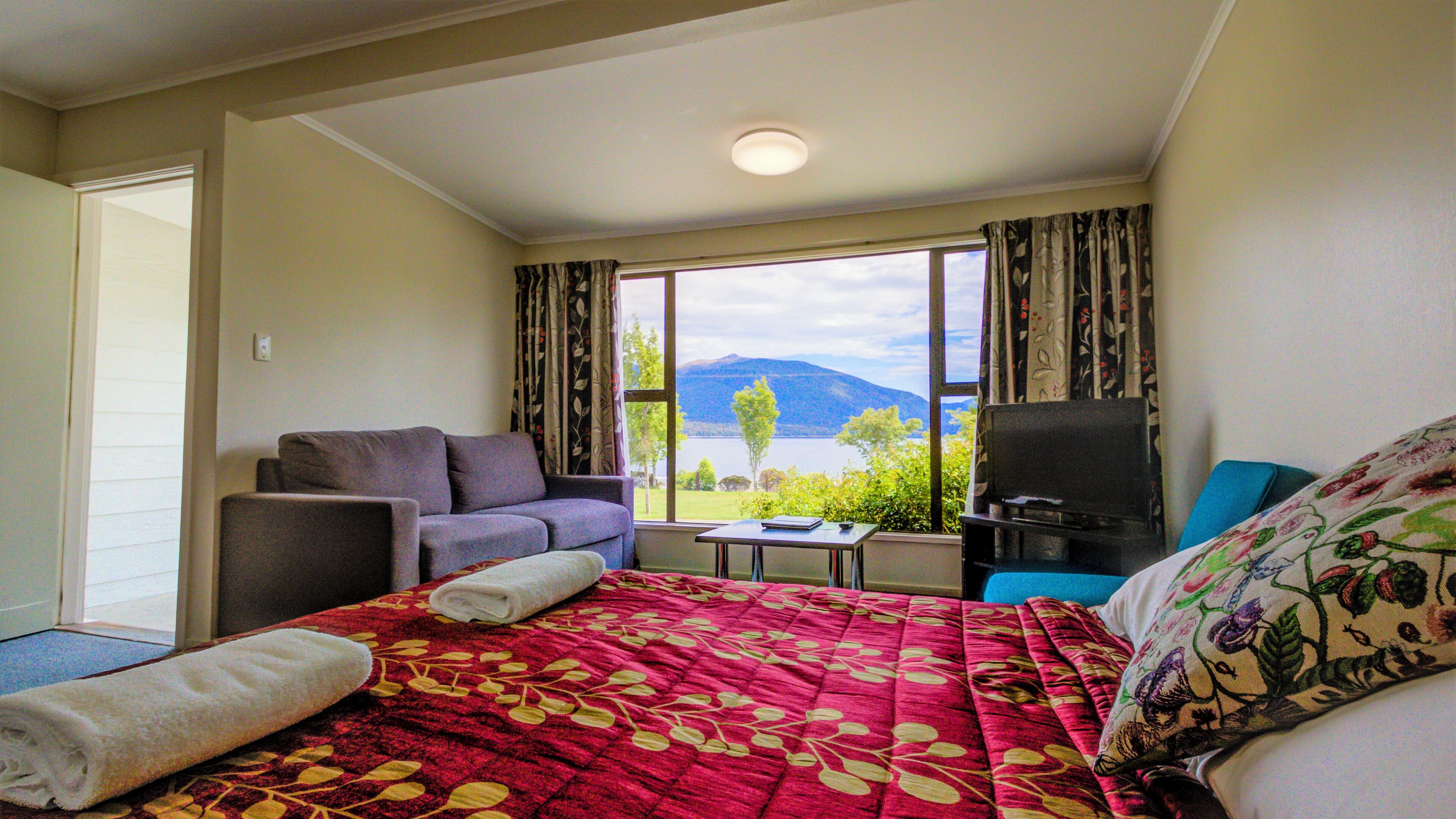 家庭开间, 多张床, 湖景 | 免费 WiFi、床单