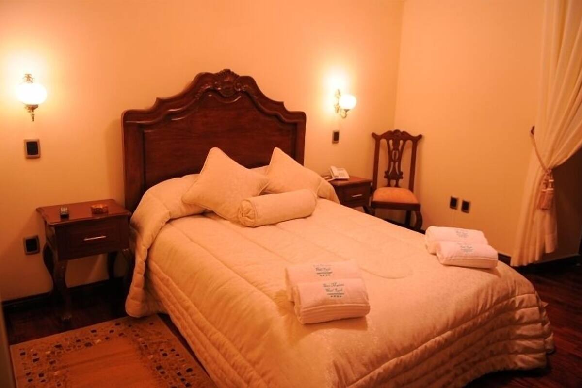Habitación individual | Sábanas de algodón egipcio, ropa de cama de alta calidad y edredón 