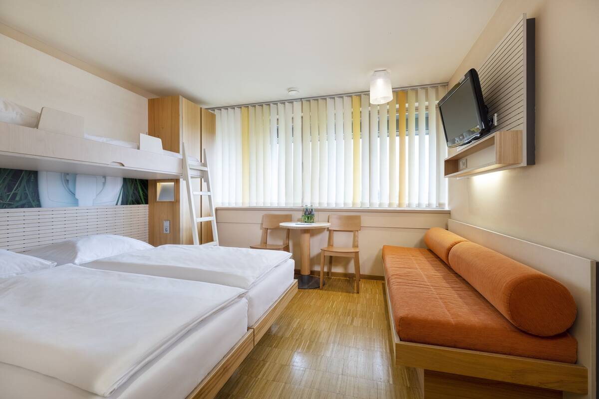 In-room safe, free WiFi, wheelchair access