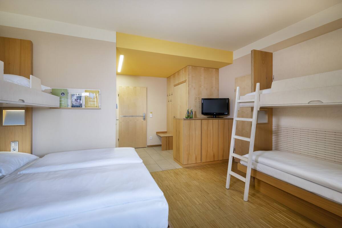 Room | In-room safe, free WiFi, wheelchair access