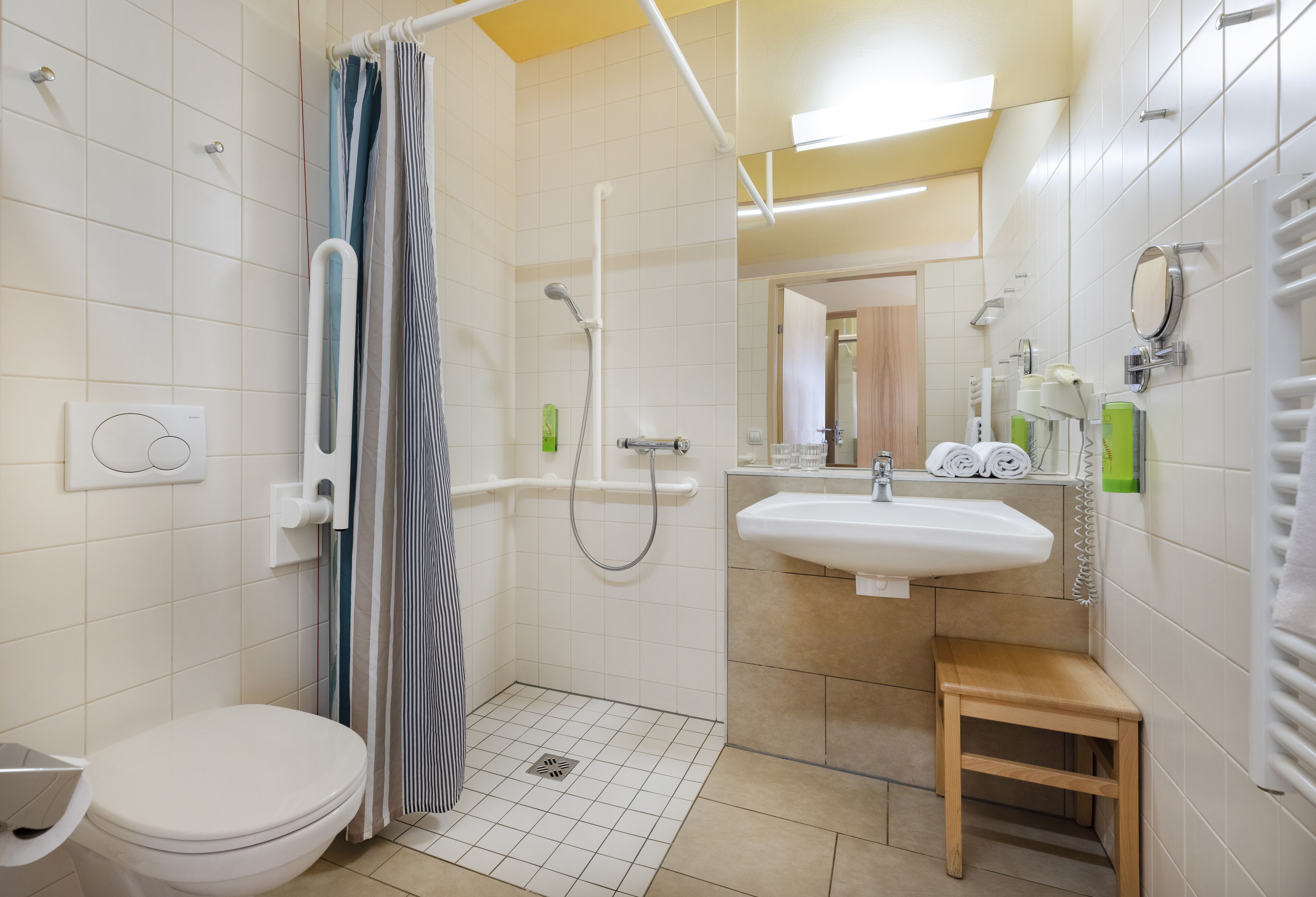 double room | bathroom | shower, hair dryer, towels