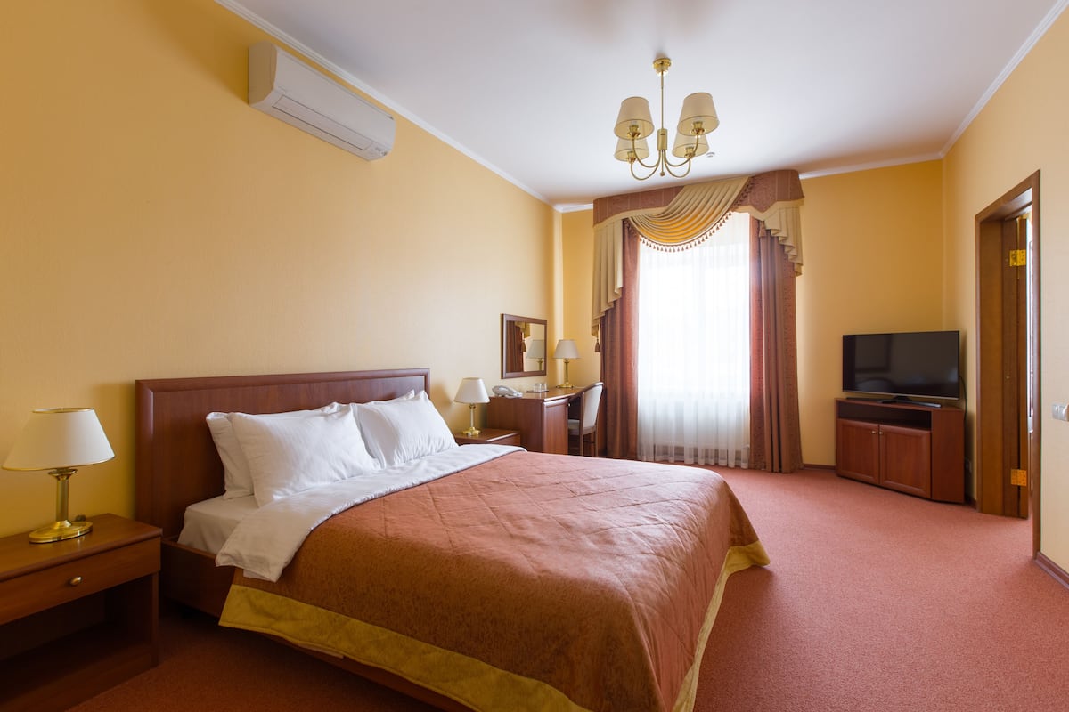 Suite | Minibar, Zimmersafe, Schreibtisch, Zustellbetten