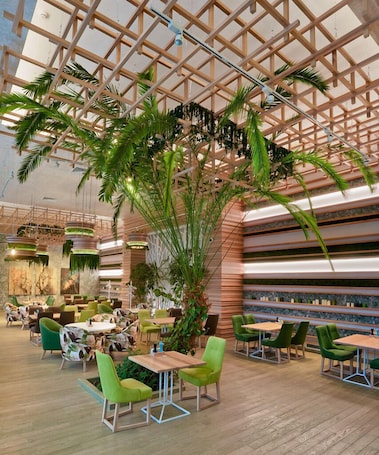 Food-Court. Park House Hotel