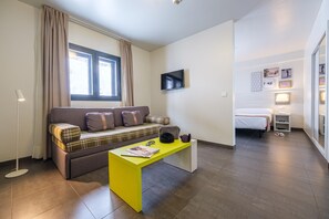 In-room safe, wheelchair access