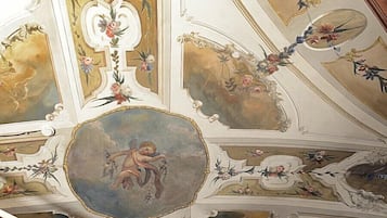 Superior-Maisonette, 1 Doppelbett | 1 Schlafzimmer, Zimmersafe, individuell dekoriert