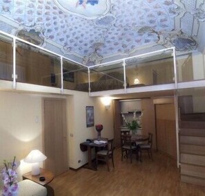 24-inch flat-screen TV with digital channels, TV - Residence Lagrange (Turin)