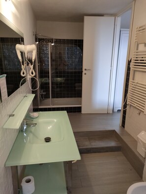 Superior Triple Room | Bathroom | Hair dryer, bidet, towels, soap