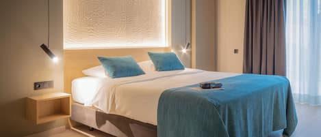 Superior Double Room | In-room safe, desk, laptop workspace, blackout drapes