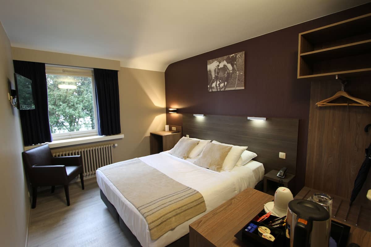 Double Room (Small) | In-room safe, desk, laptop workspace, blackout drapes
