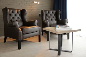 Lobby sitting area - Auberge St. Pol (Knokke-Heist)