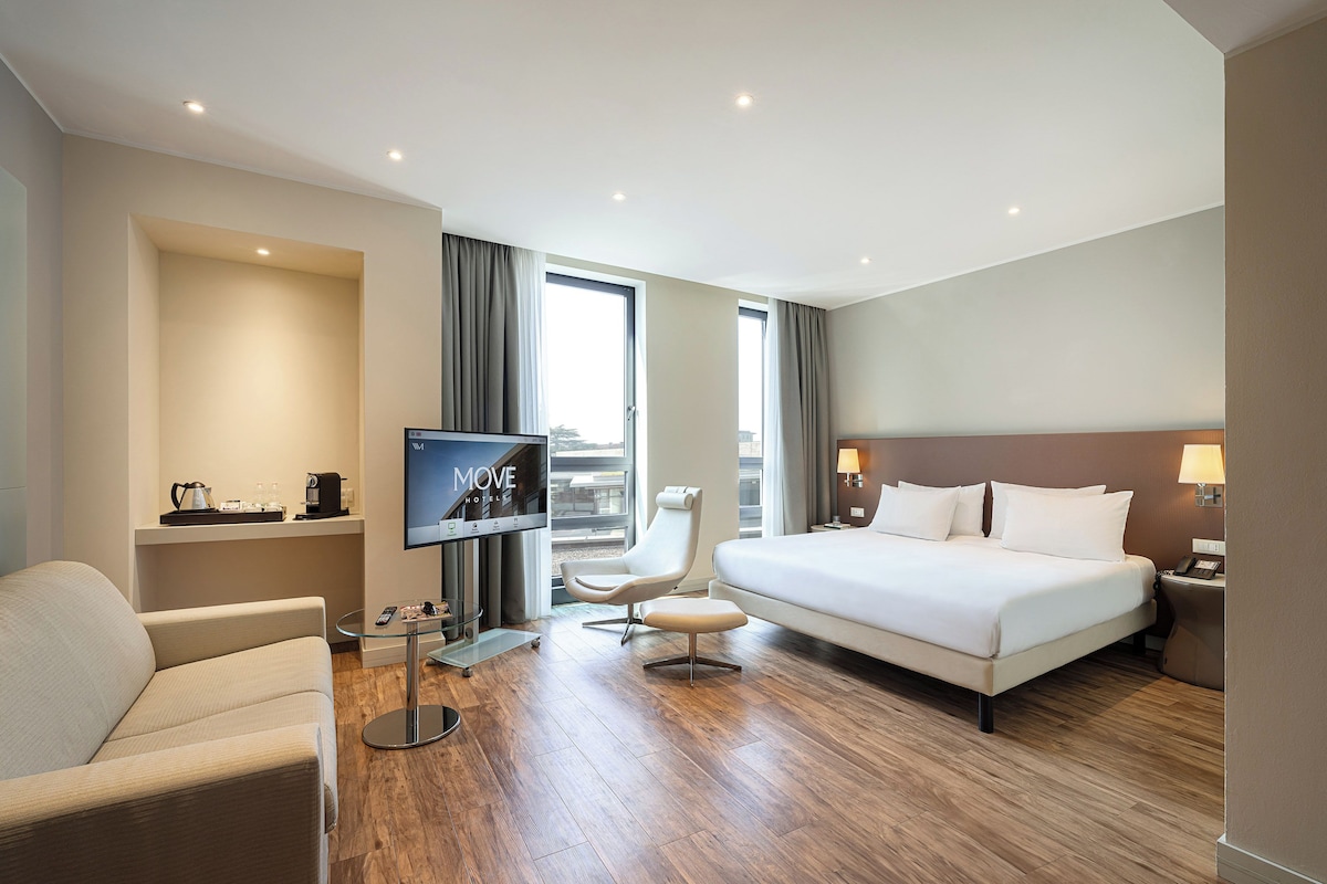 In-room safe, desk, laptop workspace, blackout drapes