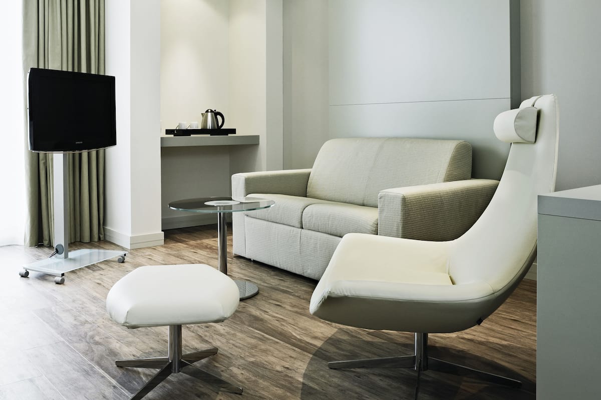 Junior Room | 1 bedroom, in-room safe, desk, blackout curtains