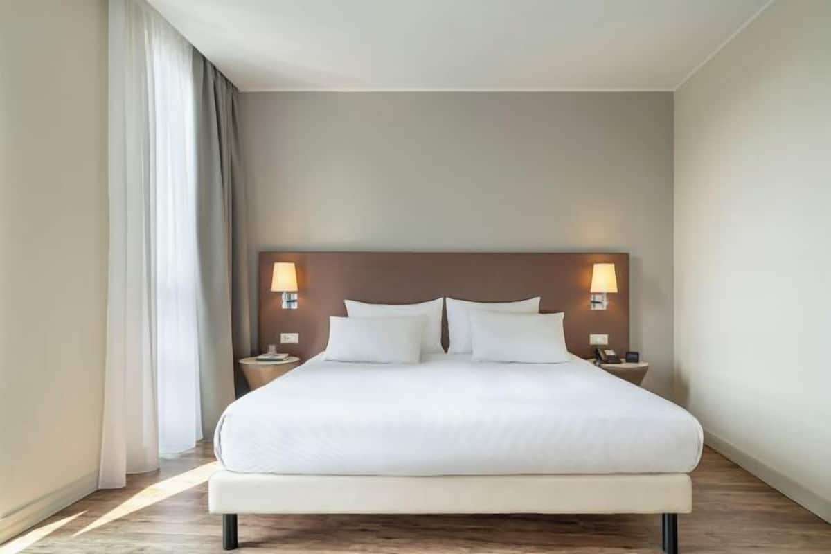 1 bedroom, in-room safe, desk, blackout drapes
