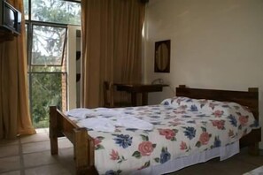 Minibar, iron/ironing board - Hotel Cupim Lazer (CRISTIANO OTONI)